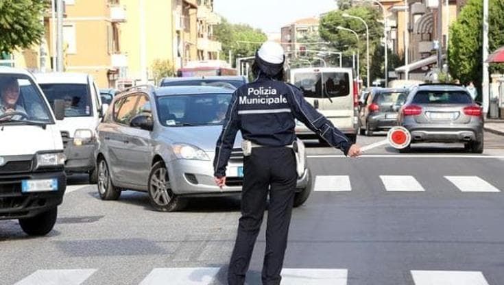 Bari, vigili trasferiti per i rapporti con i clan, il Tar annulla quattro provvedimenti su nove