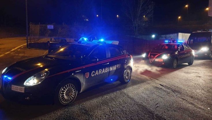 Borgotaro, sorpresi a fumare marijuana picchiano i carabinieri: due arresti