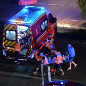 Cagliari, gommone finisce sugli scogli: due giovani morti e due feriti