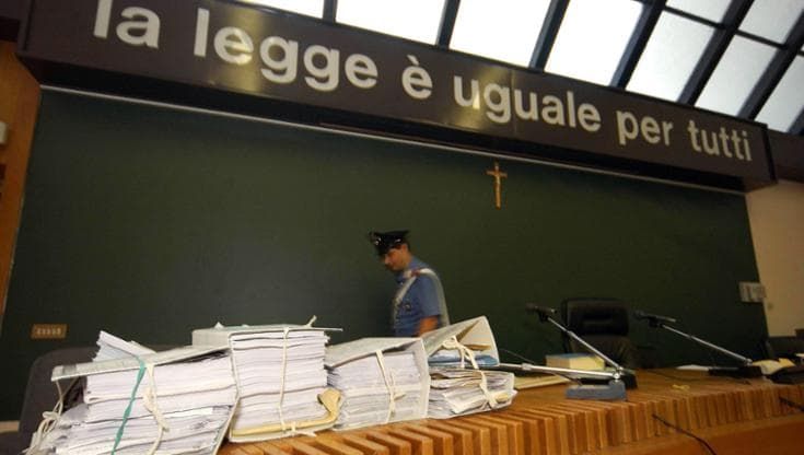 Abusi su ragazzini a cui facevano doposcuola: due uomini condannati a 16 anni. “Amici di famiglia”