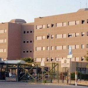 Siracusa, lenzuola in fiamme nel carcere per la protesta dei detenuti