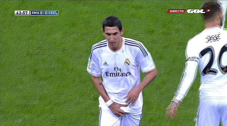 Real, Di Maria sostituito: polemiche sul gesto