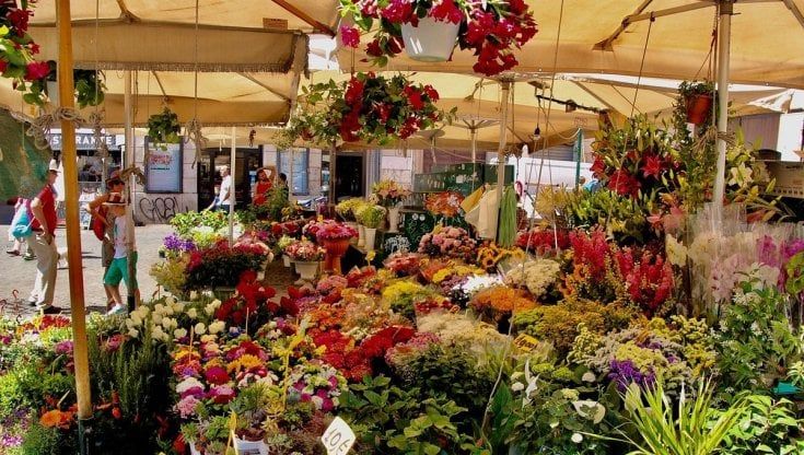 Crolla il soffitto, chiude il mercato dei Fiori a Trionfale: 400 senza lavoro. Dopo il Globe, Roma perde un altro pezzo di storia