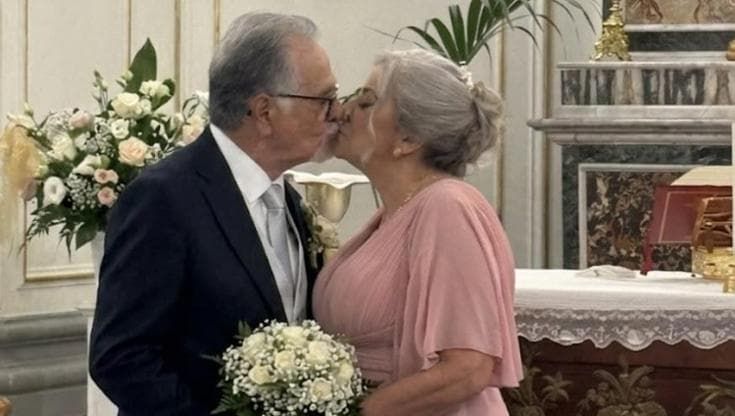 Massa, dopo 14 anni Teresa torna a respirare senza ossigeno. E alle nozze d’oro balla con il marito