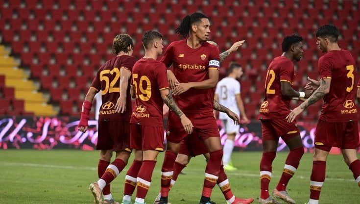 Roma, 1-0 nel test alla Triestina: segna Zalewski. E' un Mourinho in stile Italia