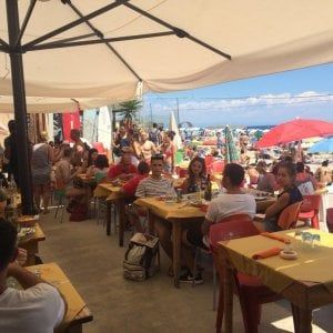 La scappata in Liguria si ferma sulla spiaggia della coop Gagollo