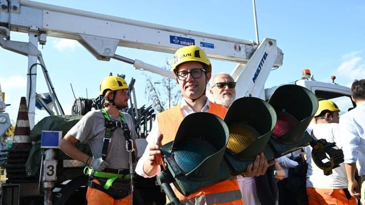 Dopo trent’anni sparisce il semaforo che faceva da tappo per entrare in A11