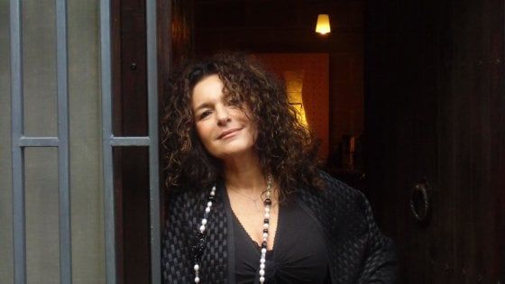 “Una vita più semplice”, Aida Satta Flores per le donne e ai bambini vittime di violenza