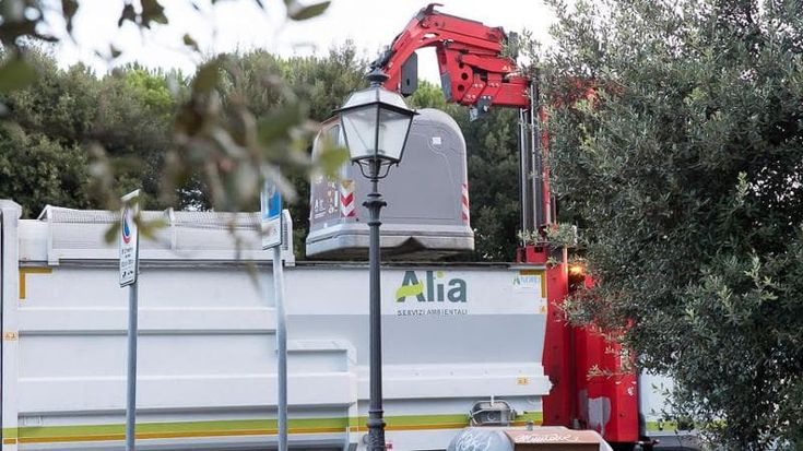 Altre 20mila famiglie fiorentine con la chiavetta dei rifiuti: ecco dove saranno installati i cassonetti digitali