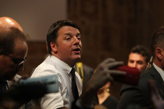 Renzi a Palermo per il Sì: "Al Sud dobbiamo recuperare"