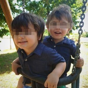 "I miei bambini giocano con macchinine, collane e bambolotti. Così coltivano la loro sensibilità"