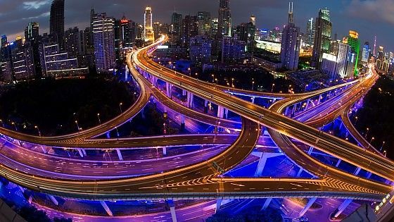 Piace la 'Shanghai connessa', boom delle azioni cinesi