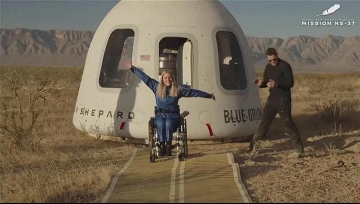 Dimenticare la gravità: Michaela Benthaus è la prima persona paraplegica a volare nello spazio