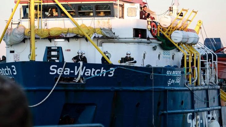 Migranti, la Corte europea dice no alla procedura d’urgenza: il progetto Albania ora rischia di saltare