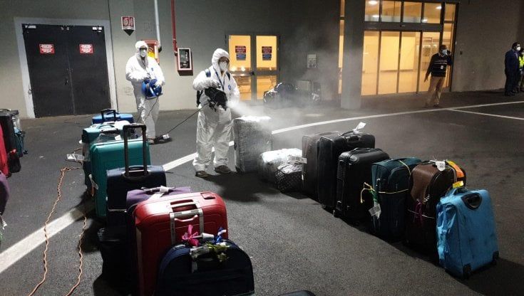 Coronavirus, in volo dal Punjab: "Nove ore da incubo, poi la quarantena"