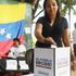 Venezuela, le ragioni dell' esodo da un Paese ricco con il popolo in coda per comprare il pane