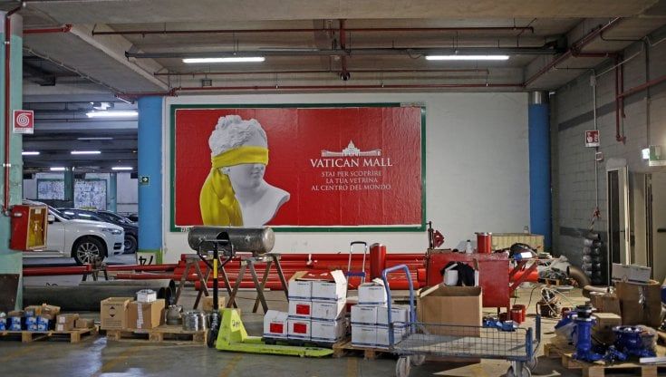 Ecco il Vatican mall, lo shopping centre di proprietà della chiesa che fa litigare i cardinali