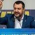 Rosario sul palco, il mondo cattolico contro Salvini. Il Vaticano: 