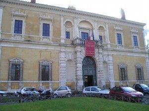 Furto a Villa Giulia<br />si analizzano i filmati