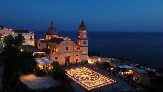 Praiano, torna la Luminaria di San Domenico, in “versione ridotta” per il Covid