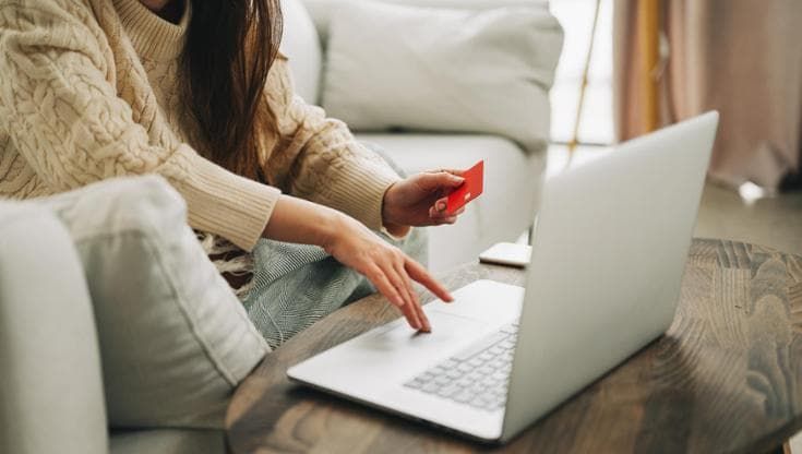 Acquisti digitali verso il sorpasso. La sfida della fiducia online