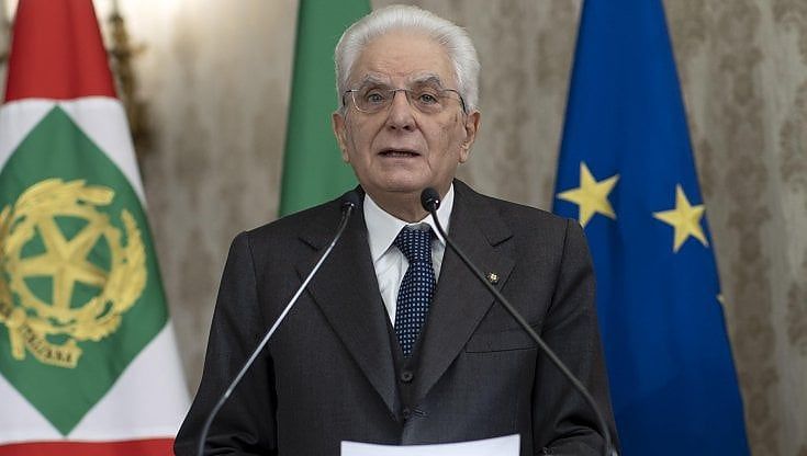 Covid, l'appello di Mattarella: "Pandemia impone di non chiudersi in se stessi. Dal vaccino segnali di speranza. Il mondo vuole una svolta nel 2021"