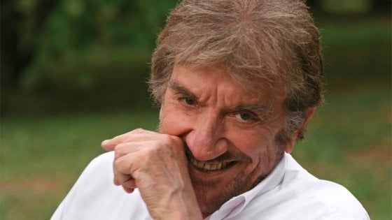 Gigi Proietti ritira il "Premio Viviani" alla Reggia di Quisisana