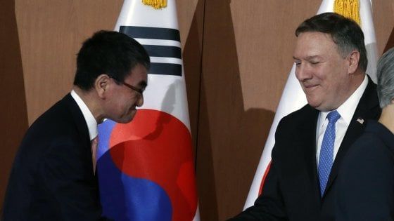 Corea del Nord, Pompeo rassicura gli alleati: "Fine delle sanzioni solo dopo la de-nuclearizzazione"