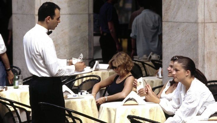Stagionali introvabili Il turismo riparte ma le offerte di lavoro non attirano nessuno