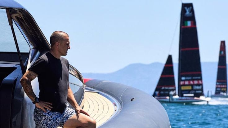 Napoli, c’è Cannavaro su Luna Rossa e oggi New Zealand nel Golfo