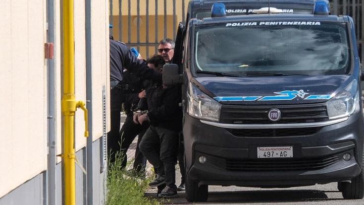 Strage di Altavilla, 12 anni e 8 mesi alla ragazza che ha ucciso la madre e i due fratelli