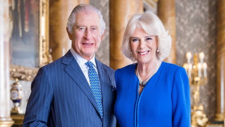 Ecco l'invito per l'incoronazione di re Carlo: Camilla "promossa" regina. E il principino George sarà il numero uno dei paggi