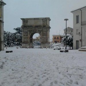 Benevento, maltempo e ghiaccio sulle strade