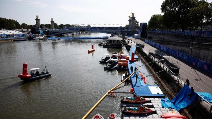 Quel buco nell’acqua della Senna balneabile: il sogno di Macron a un passo dal flop