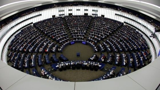 Il comunismo come il nazismo: lite a sinistra sulla risoluzione votata dal Parlamento europeo