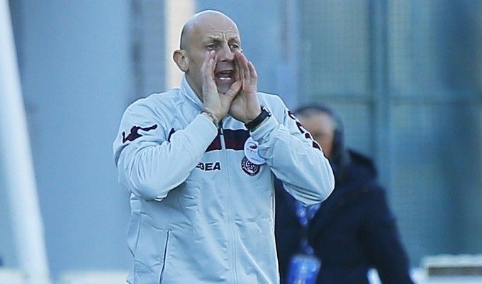 Livorno, Di Carlo: "A Catania ambiente caldo, ma servono punti fuori casa"