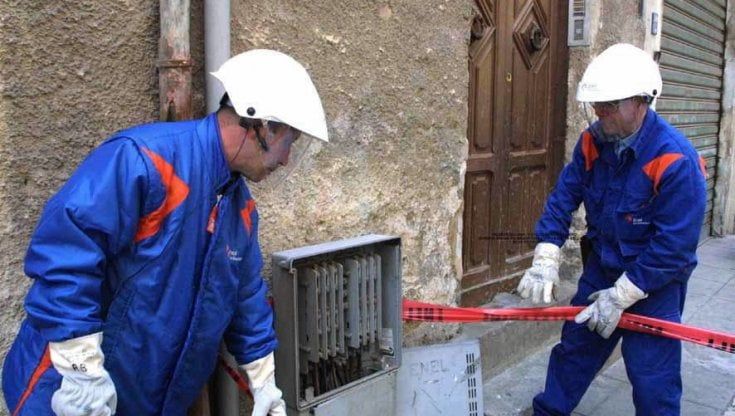 Caro-bollette, caseificio di Andria sotto inchiesta per allaccio abusivo all'Enel: "Sottratta corrente per 500mila euro"