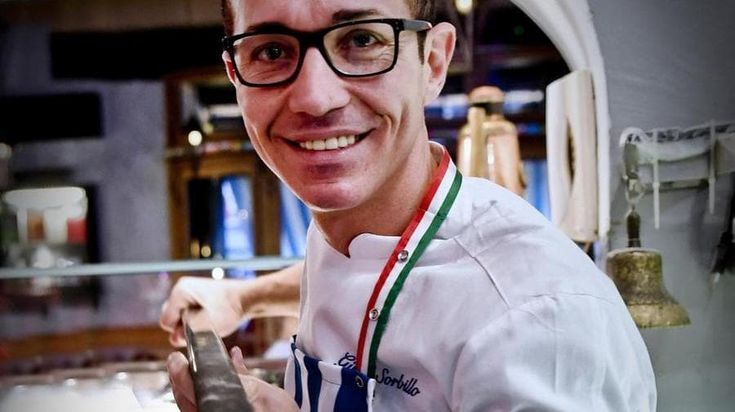 Gigi Sorbillo: “Sto dalla parte dei ristoratori scesi in piazza. Io resisto e apro, ma il futuro è apocalittico”