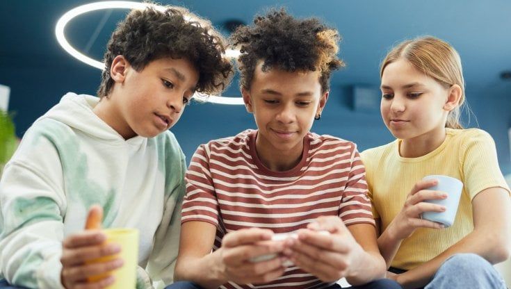 Safer Internet Day, cinque consigli contro gli attacchi informatici: per proteggere figli e portafoglio