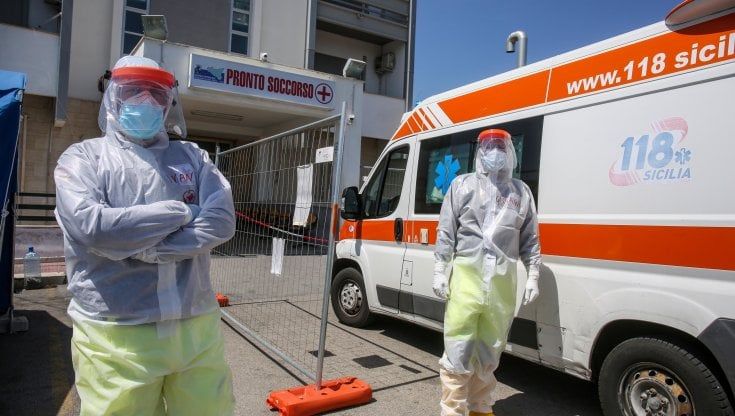 Covid, muore a Palermo un medico No Vax: si curava a casa con farmaci omeopatici