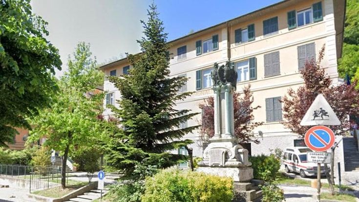 Liguria, sindaco e consiglieri rinunciano all’indennità per pagare un insegnante e salvare la scuola del paese