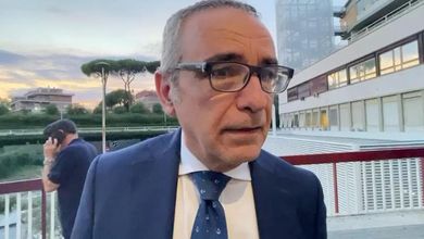 Legale figlia Sgarbi: "Situazione critica, Evelina da più di un anno cerca aiuto per suo padre"