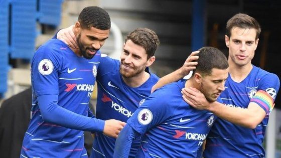 Premier League, Chelsea-Fulham 2-0. Il Liverpool piega Everton al 96' 
