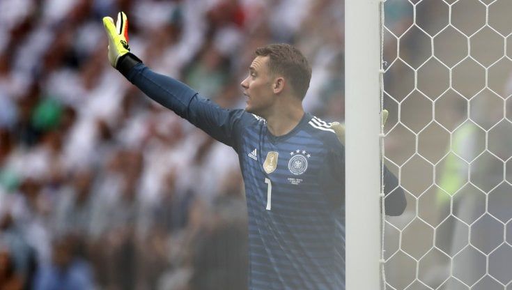 Bayern, Neuer ha un tumore della pelle. "Mi sono operato tre volte, amo l'aria aperta e non posso mollare"