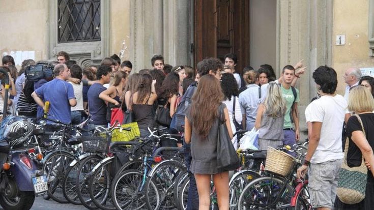 Oggi prima campanella, la scuola ricomincia per 452mila studenti
