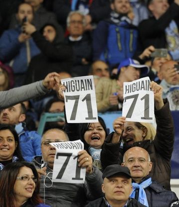 Napoli-Juve, Higuain sei un "71"