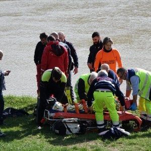 Firenze, il vigile che ha salvato la ragazza in Arno: "Fortunatamente l'ho raggiunta in tempo"