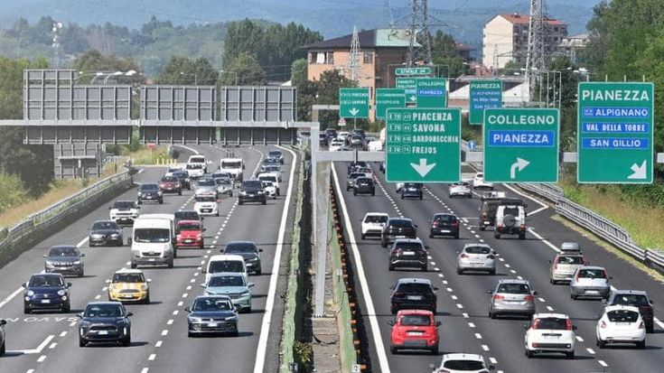 Ferragosto 2026, weekend da bollino rosso in autostrada: oltre 24 milioni di auto in viaggio