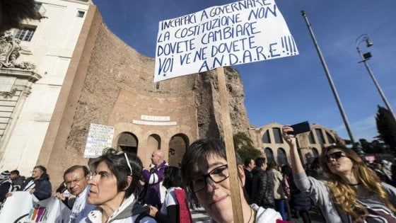 Roma,  il popolo del No in corteo: "In piazza 50mila persone"