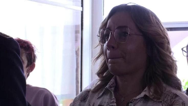 Tokyo 2020, le lacrime della mamma di Jacobs durante la premiazione del figlio